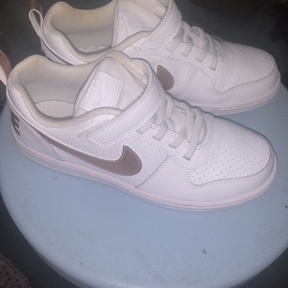 Nike shoes - Picture 5 of 6